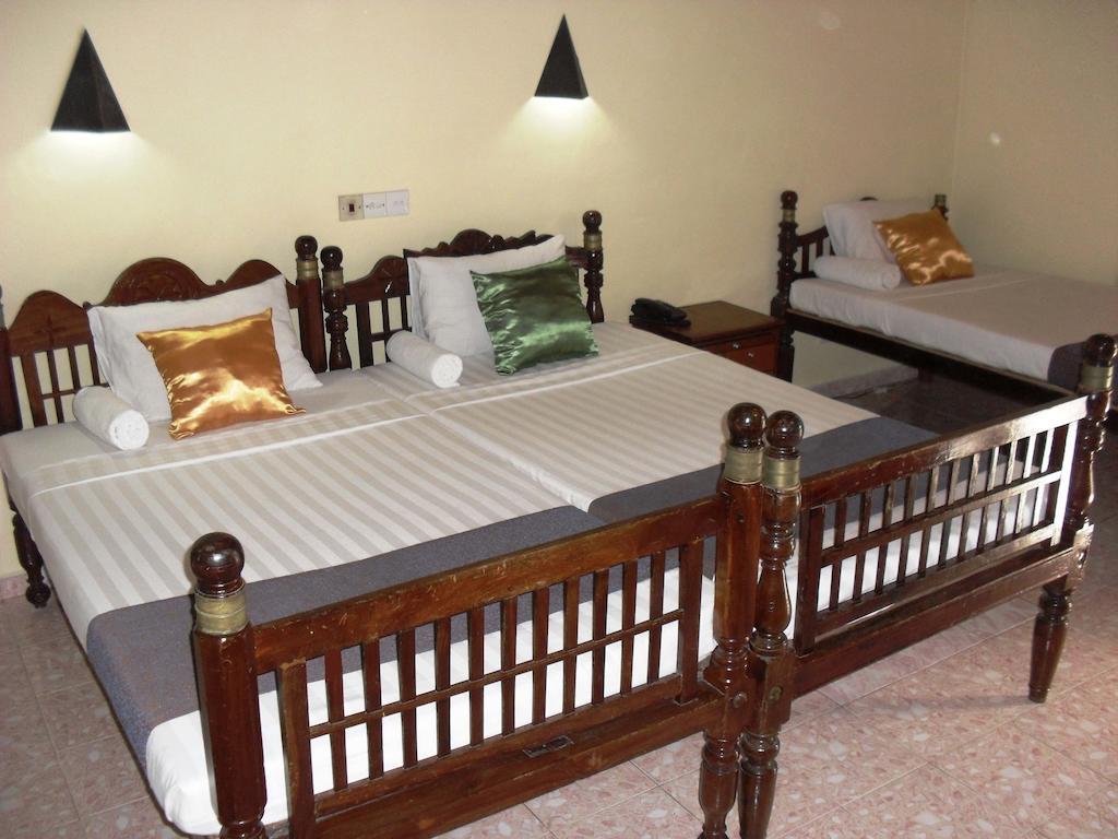 Miltons Beach Resort Unawatuna Chambre photo