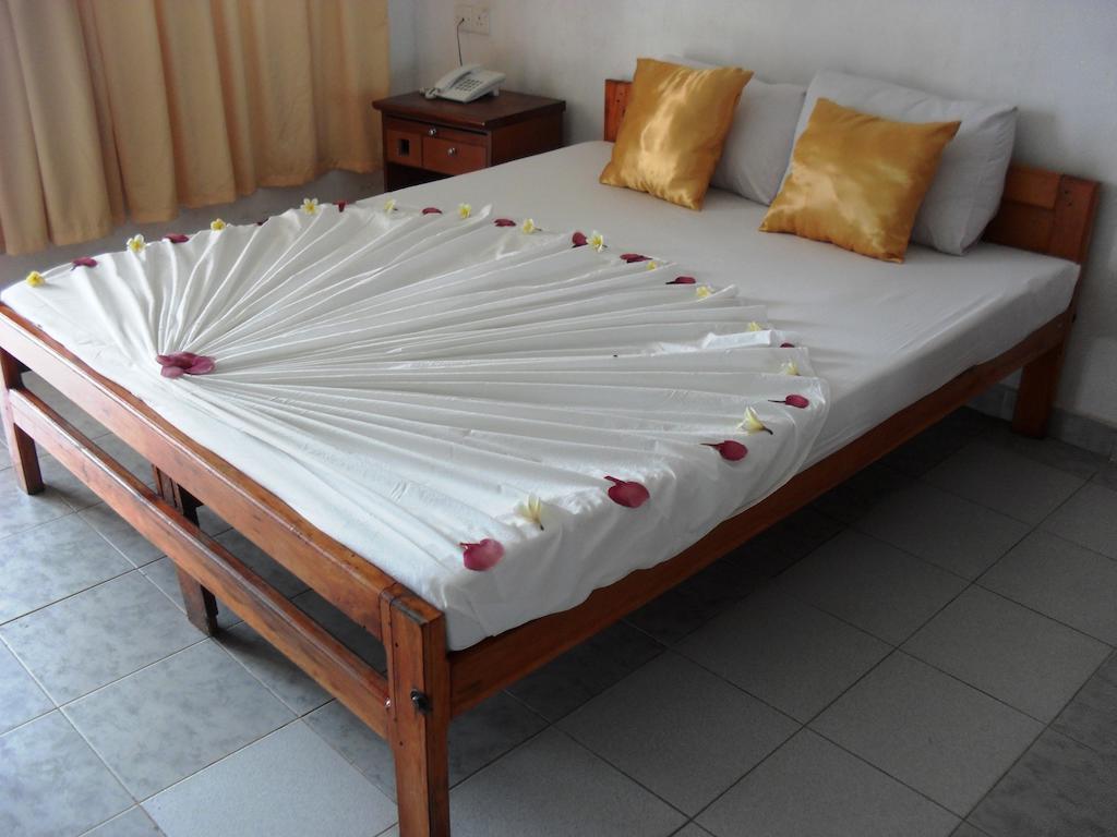 Miltons Beach Resort Unawatuna Chambre photo