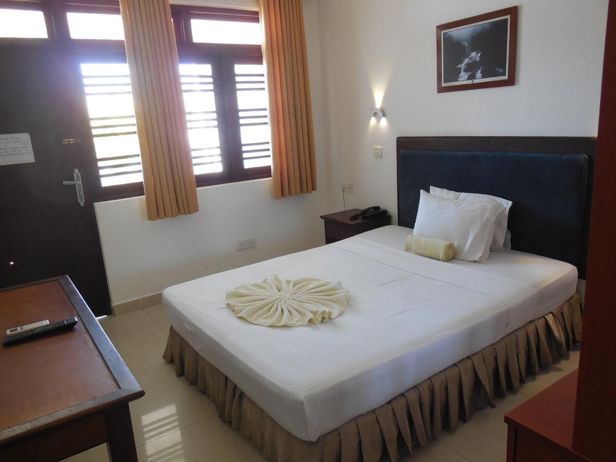 Miltons Beach Resort Unawatuna Extérieur photo
