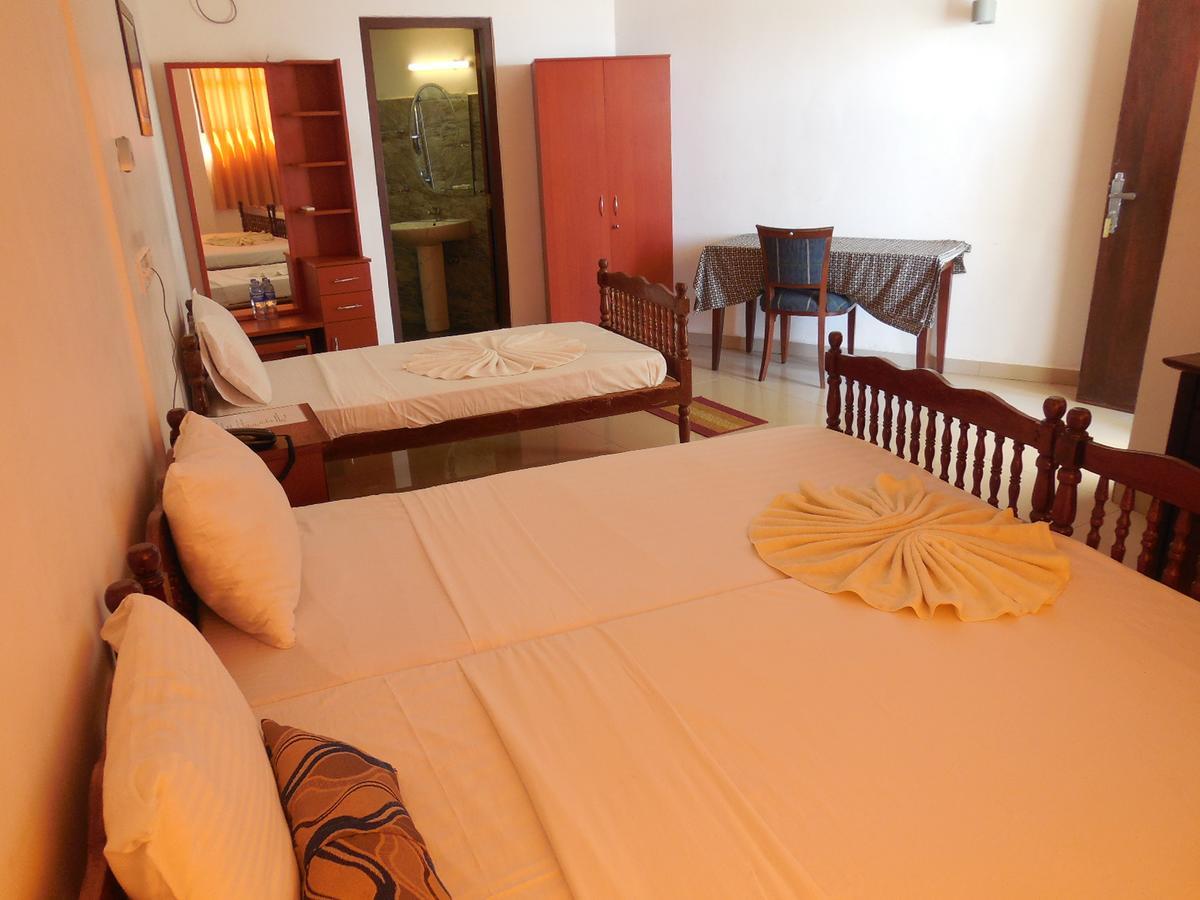 Miltons Beach Resort Unawatuna Extérieur photo