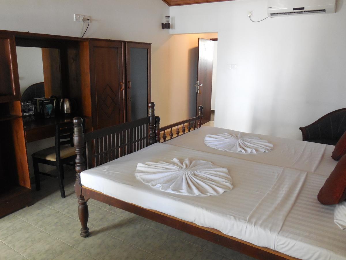 Miltons Beach Resort Unawatuna Extérieur photo