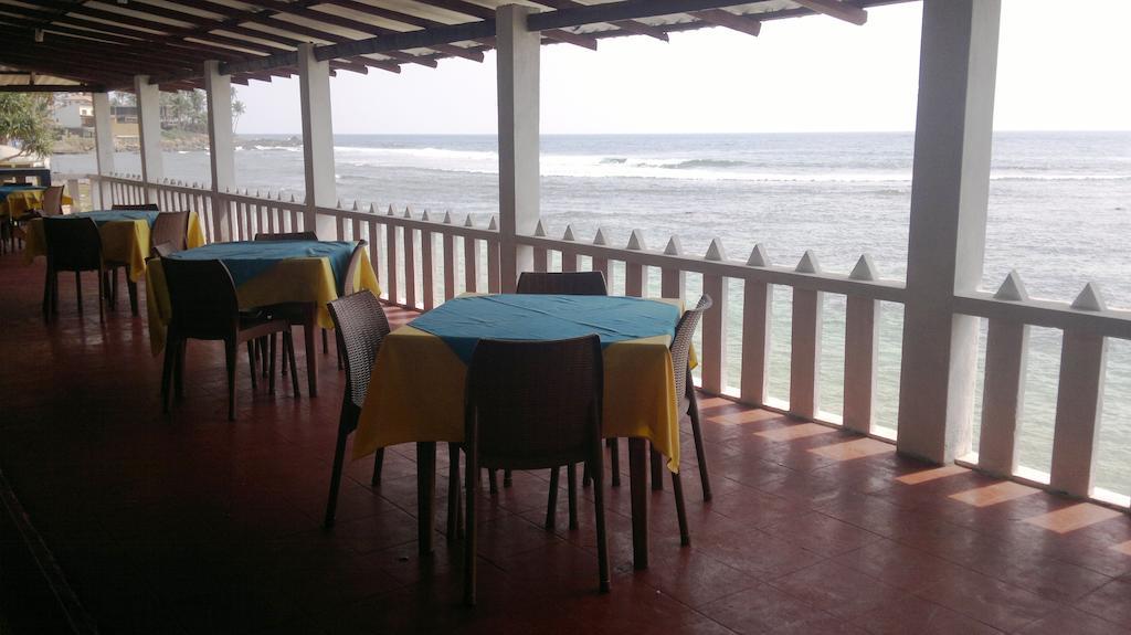 Miltons Beach Resort Unawatuna Extérieur photo