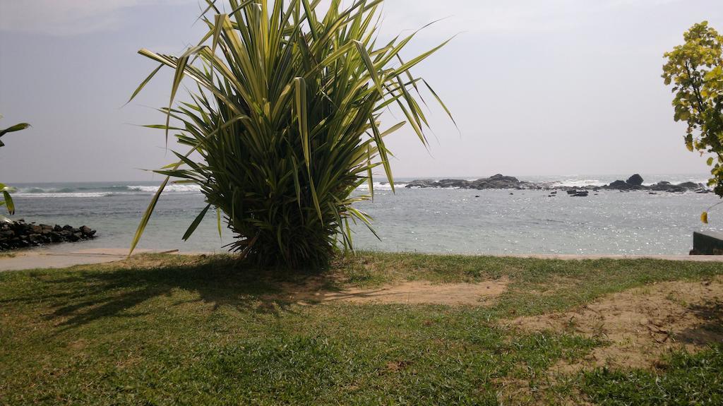 Miltons Beach Resort Unawatuna Extérieur photo