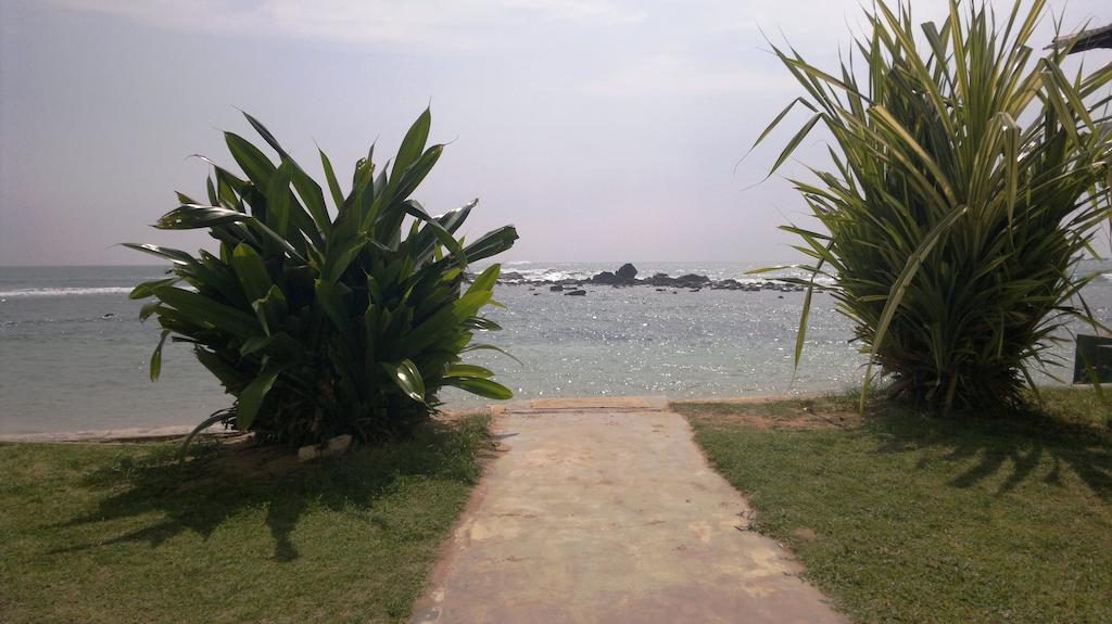 Miltons Beach Resort Unawatuna Extérieur photo