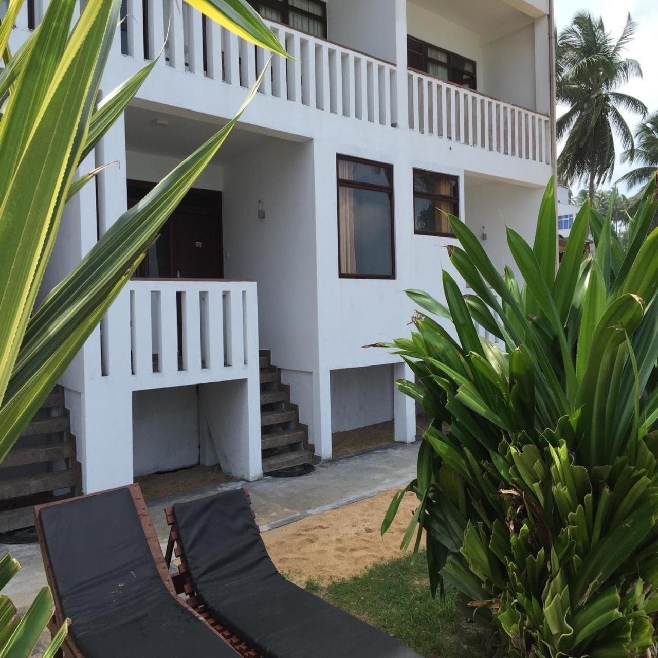 Miltons Beach Resort Unawatuna Extérieur photo