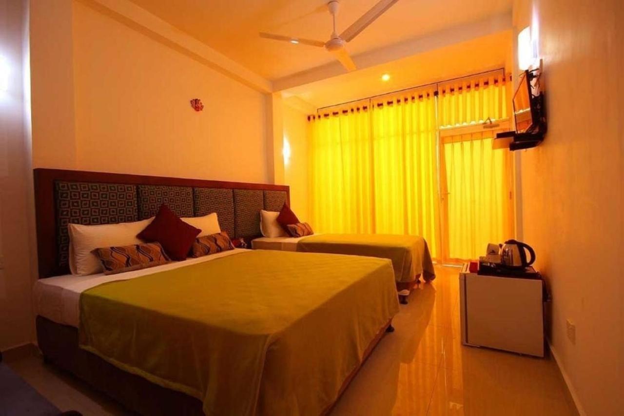 Miltons Beach Resort Unawatuna Extérieur photo